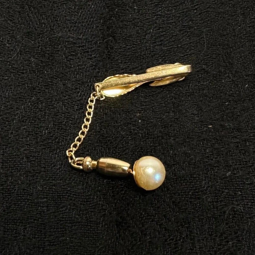 Vintage Hickok USA Tie Clip with Chain &‎ Faux Pearl Drop